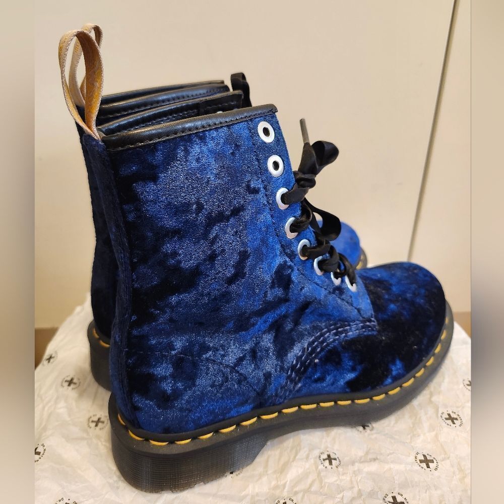 NEW Dr. Martens “Jadon” Cobalt Blue Crushed Velvet Platform Combat Boots Sz 6/37 - Picture 2 of 12